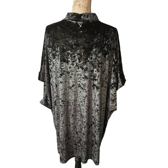 Victoria’s Secret Crushed Velvet Kimono - Picture 5 of 8